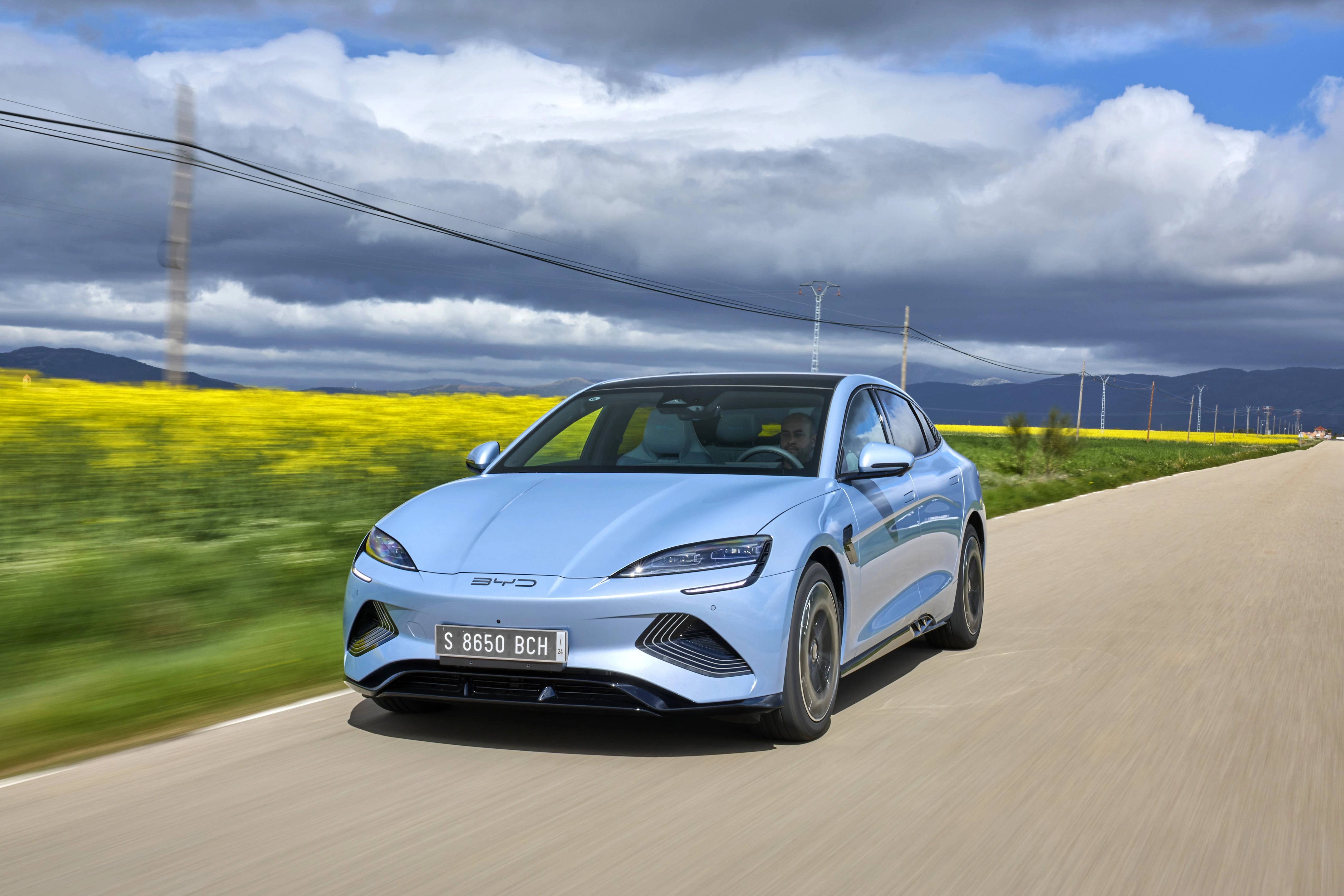 BYD Seal Performance AWD - Profil Aerodinamis Sedan Listrik Premium